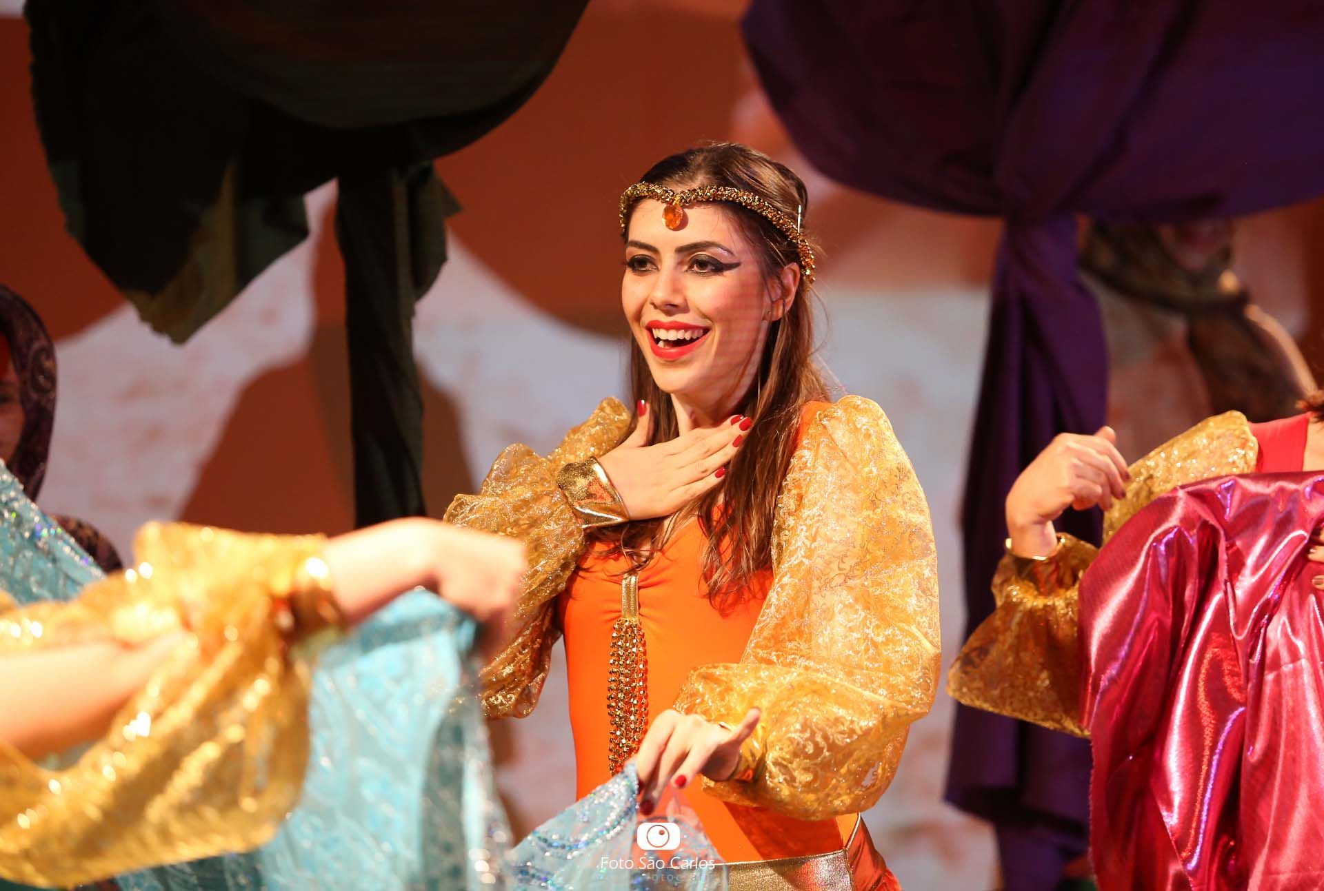 Foto BALLET DO COLÉGIO SÃO CARLOS - ALADDIN - PARTE 1 DE 3 Foto BALLET DO COLÉGIO SÃO CARLOS - ALADDIN - PARTE 1 DE 3 - Imagem 11