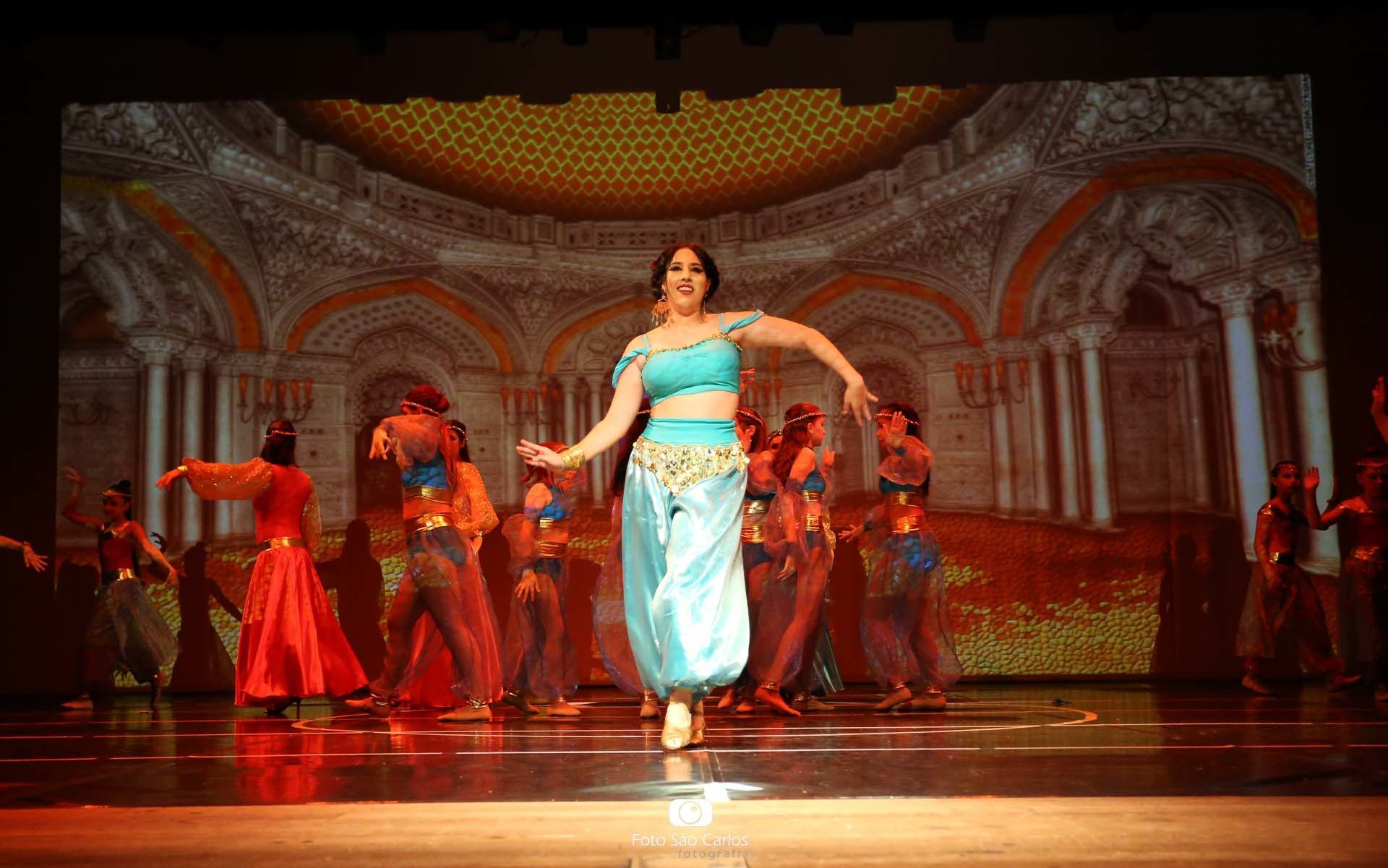 Foto BALLET DO COLÉGIO SÃO CARLOS - ALADDIN - PARTE 1 DE 3 Foto BALLET DO COLÉGIO SÃO CARLOS - ALADDIN - PARTE 1 DE 3 - Imagem 13