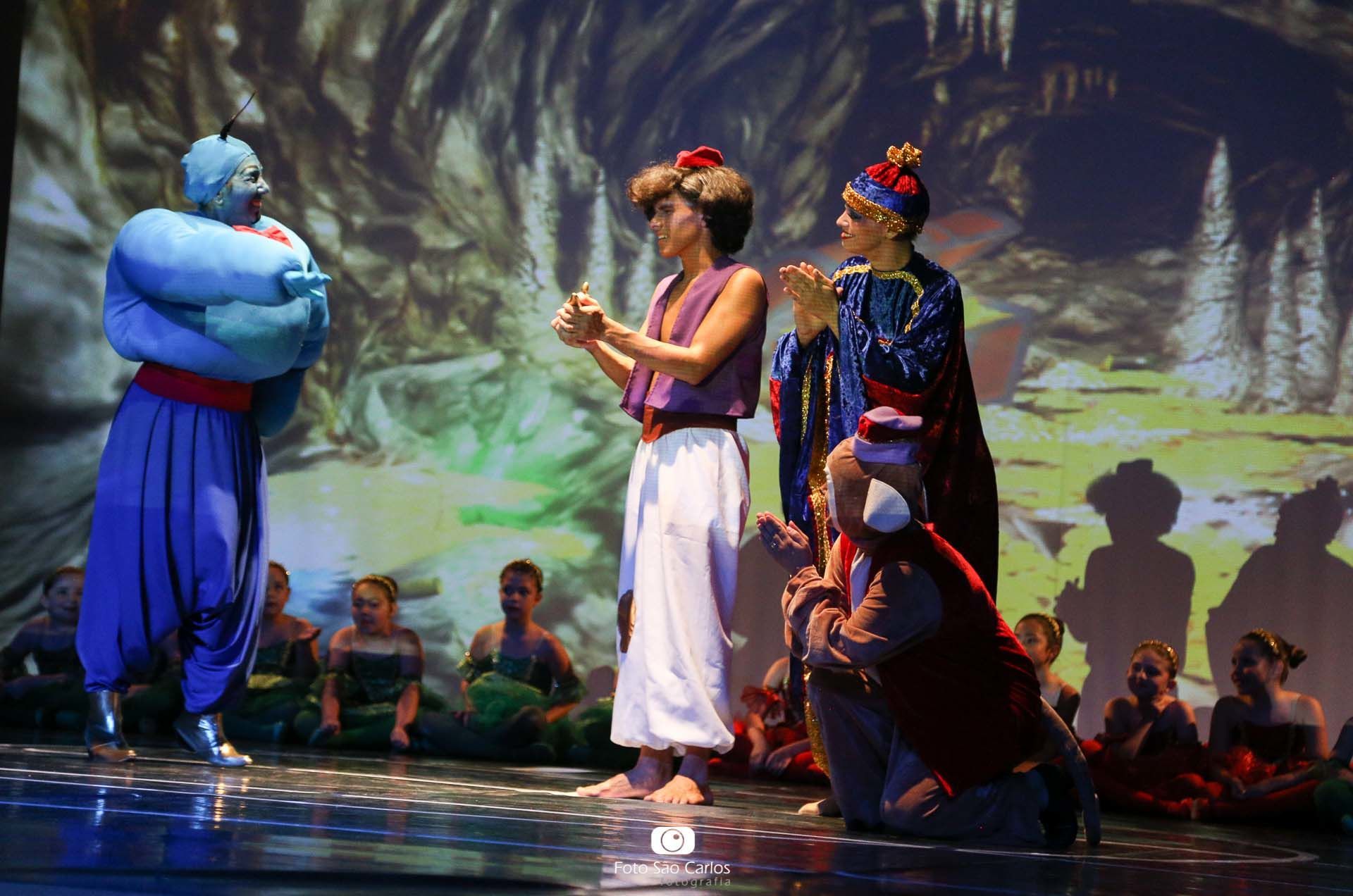 Foto BALLET DO COLÉGIO SÃO CARLOS - ALADDIN - PARTE 1 DE 3 Foto BALLET DO COLÉGIO SÃO CARLOS - ALADDIN - PARTE 1 DE 3 - Imagem 27