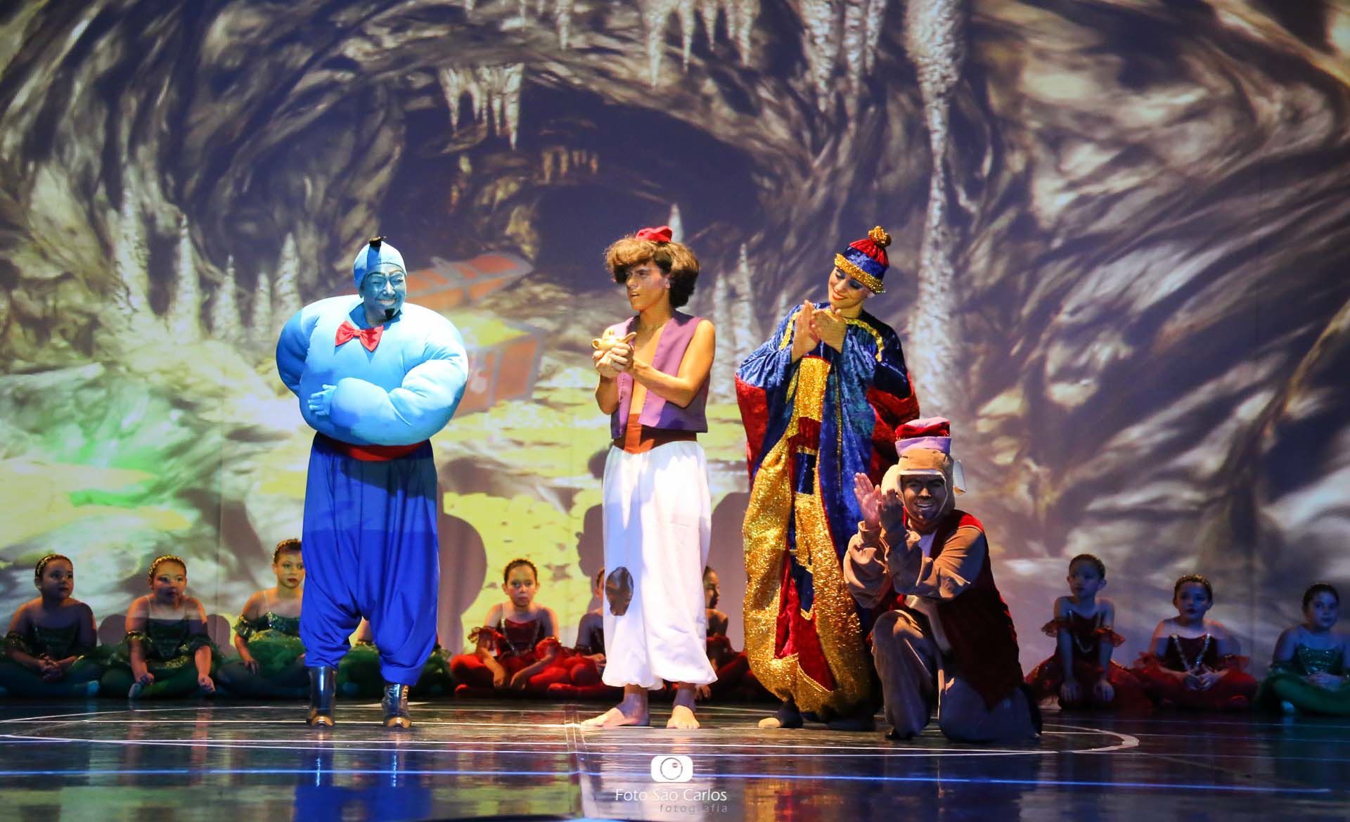Foto BALLET DO COLÉGIO SÃO CARLOS - ALADDIN - PARTE 1 DE 3 Foto BALLET DO COLÉGIO SÃO CARLOS - ALADDIN - PARTE 1 DE 3 - Imagem 20