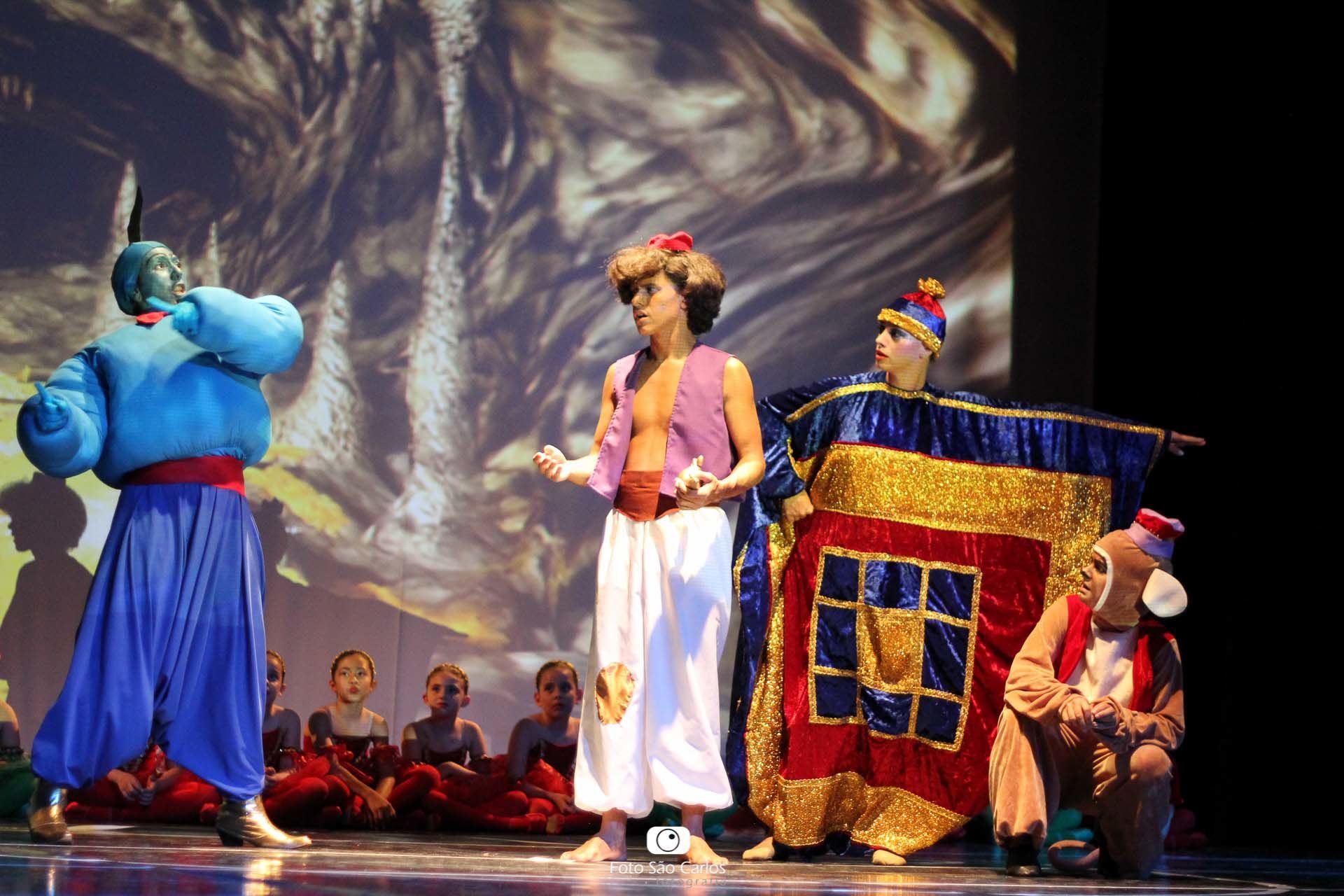 Foto BALLET DO COLÉGIO SÃO CARLOS - ALADDIN - PARTE 1 DE 3 Foto BALLET DO COLÉGIO SÃO CARLOS - ALADDIN - PARTE 1 DE 3 - Imagem 26