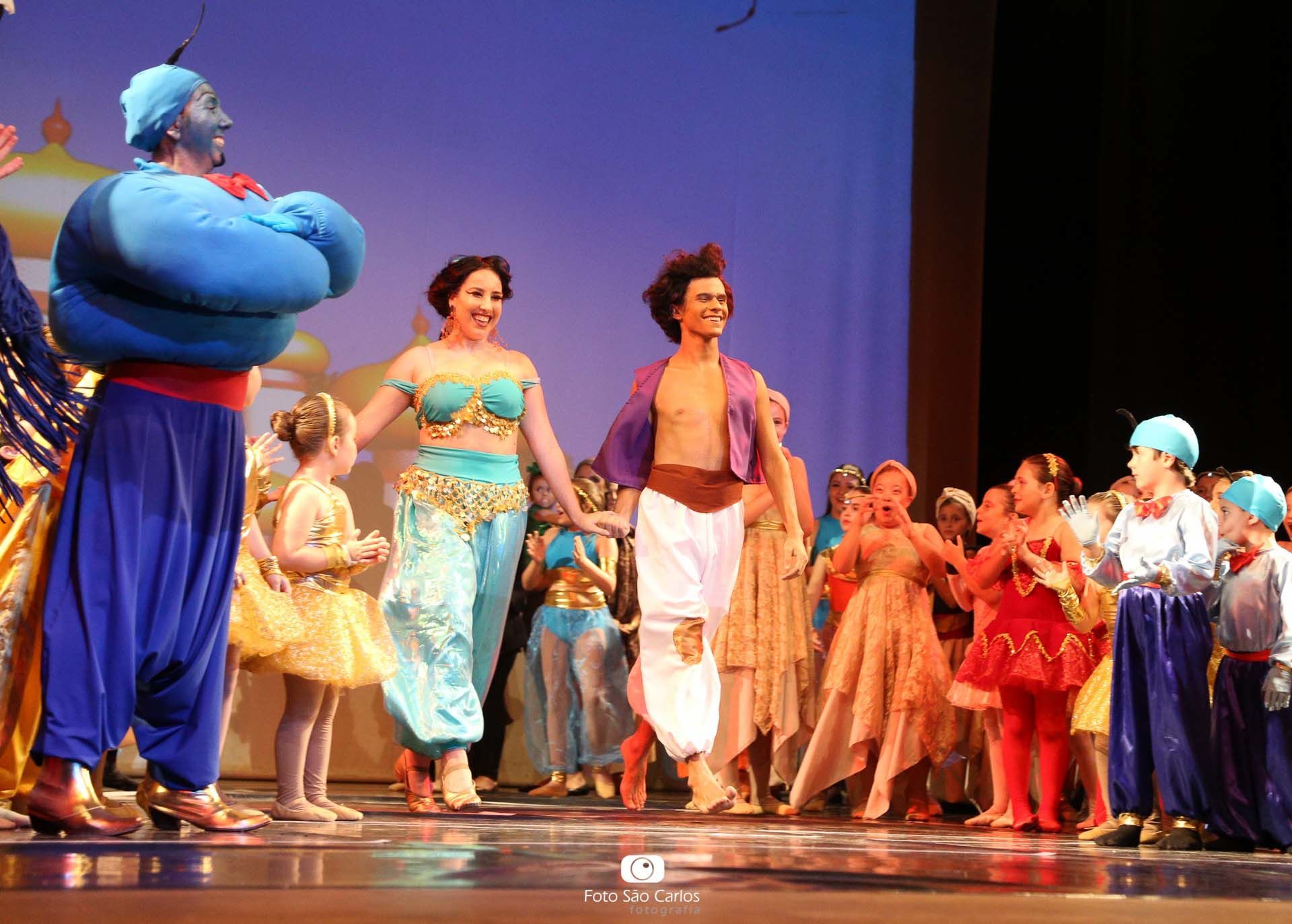 Foto BALLET DO COLÉGIO SÃO CARLOS - ALADDIN - PARTE 2 DE 3 Foto BALLET DO COLÉGIO SÃO CARLOS - ALADDIN - PARTE 2 DE 3 - Imagem 23
