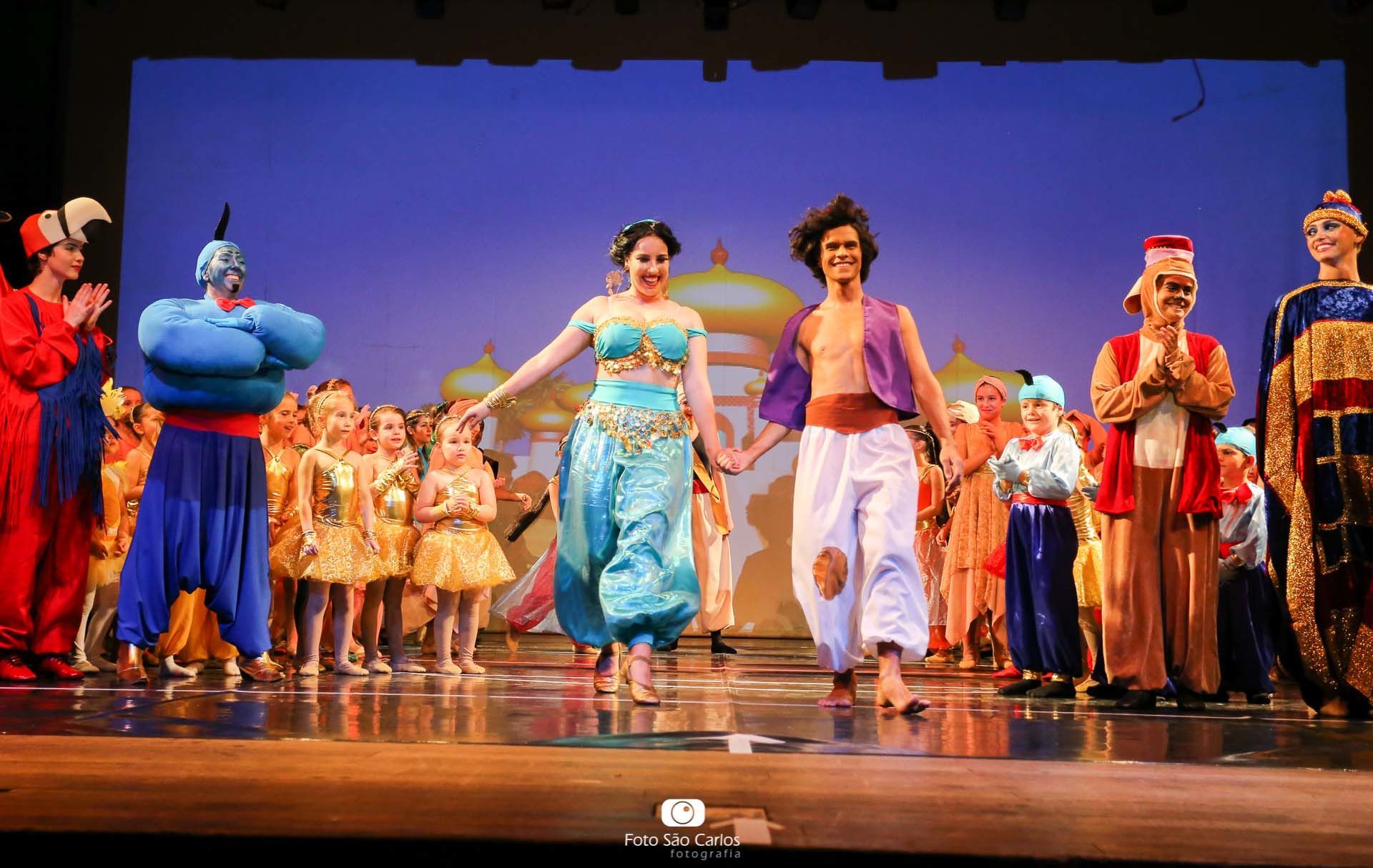 Foto BALLET DO COLÉGIO SÃO CARLOS - ALADDIN - PARTE 2 DE 3 Foto BALLET DO COLÉGIO SÃO CARLOS - ALADDIN - PARTE 2 DE 3 - Imagem 20