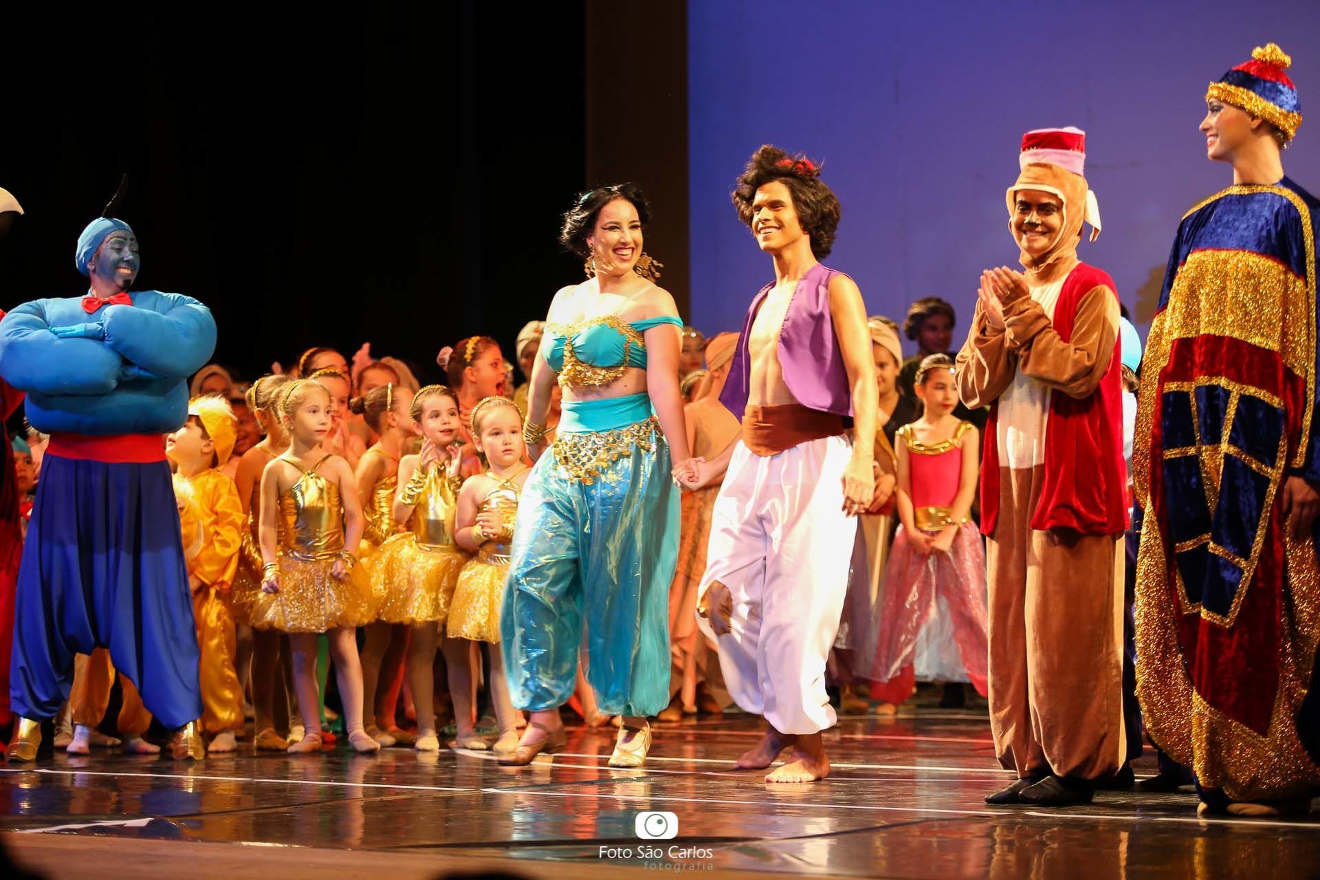 Foto BALLET DO COLÉGIO SÃO CARLOS - ALADDIN - PARTE 2 DE 3 Foto BALLET DO COLÉGIO SÃO CARLOS - ALADDIN - PARTE 2 DE 3 - Imagem 17