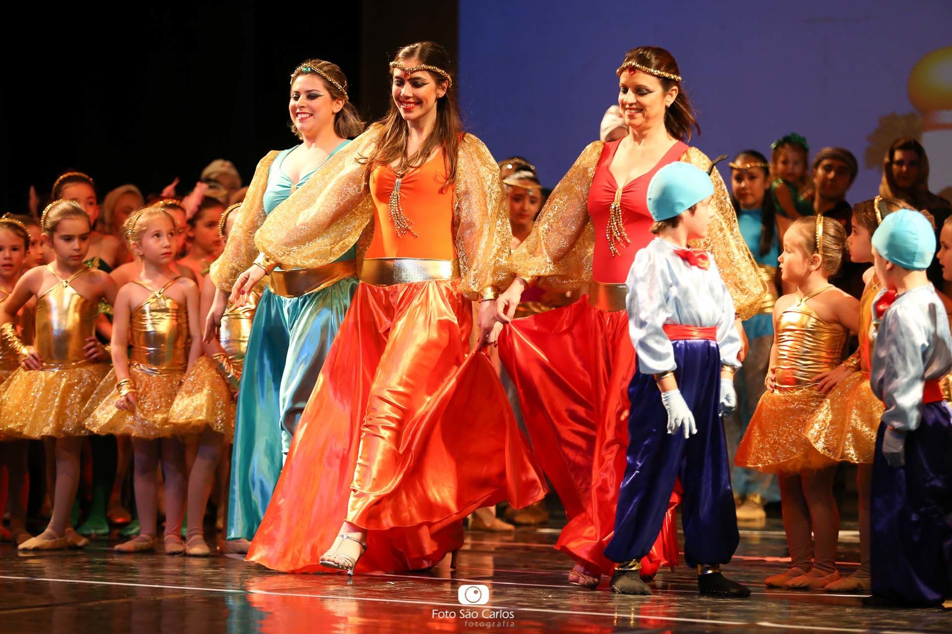 Foto BALLET DO COLÉGIO SÃO CARLOS - ALADDIN - PARTE 2 DE 3 Foto BALLET DO COLÉGIO SÃO CARLOS - ALADDIN - PARTE 2 DE 3 - Imagem 13