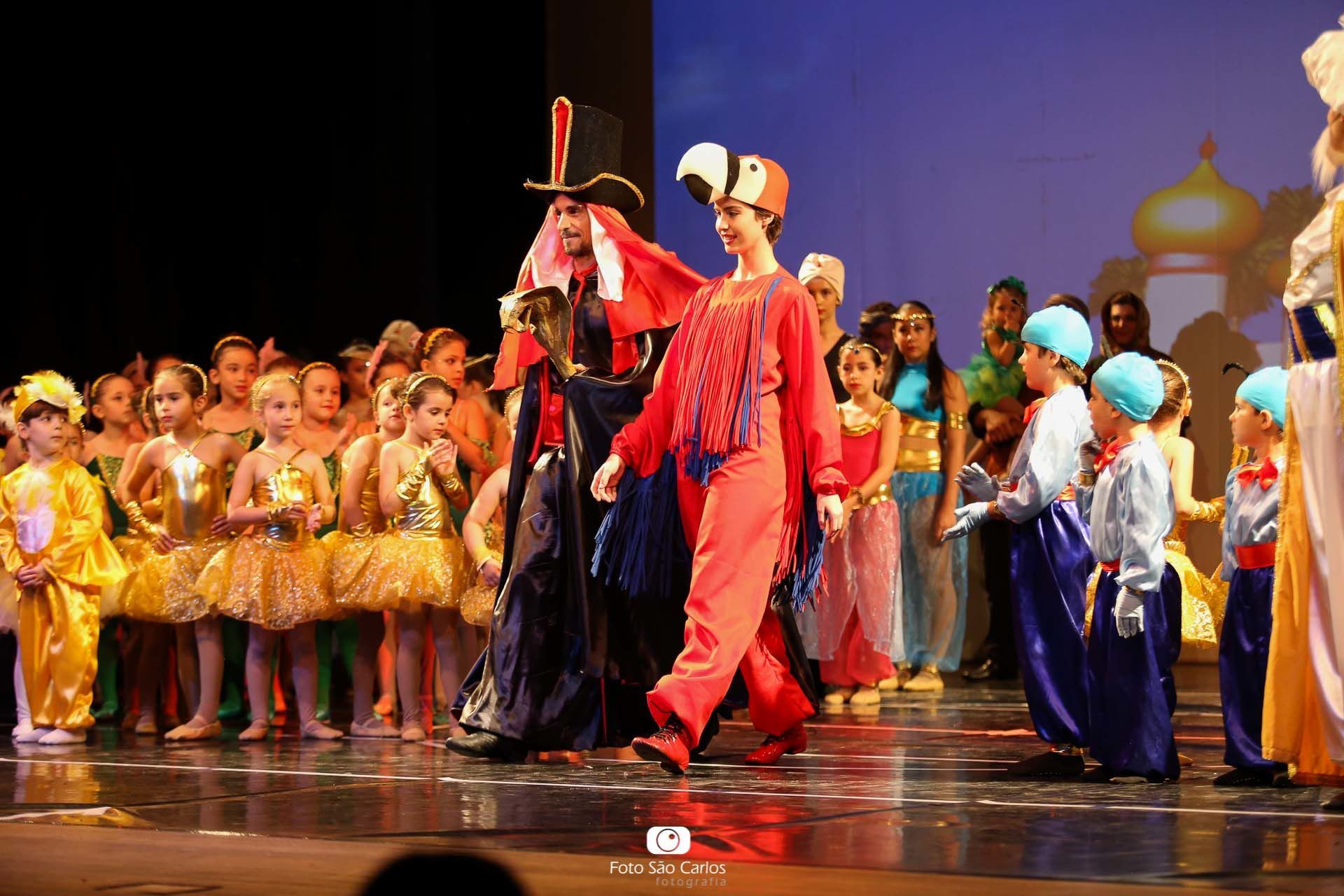 Foto BALLET DO COLÉGIO SÃO CARLOS - ALADDIN - PARTE 2 DE 3 Foto BALLET DO COLÉGIO SÃO CARLOS - ALADDIN - PARTE 2 DE 3 - Imagem 15