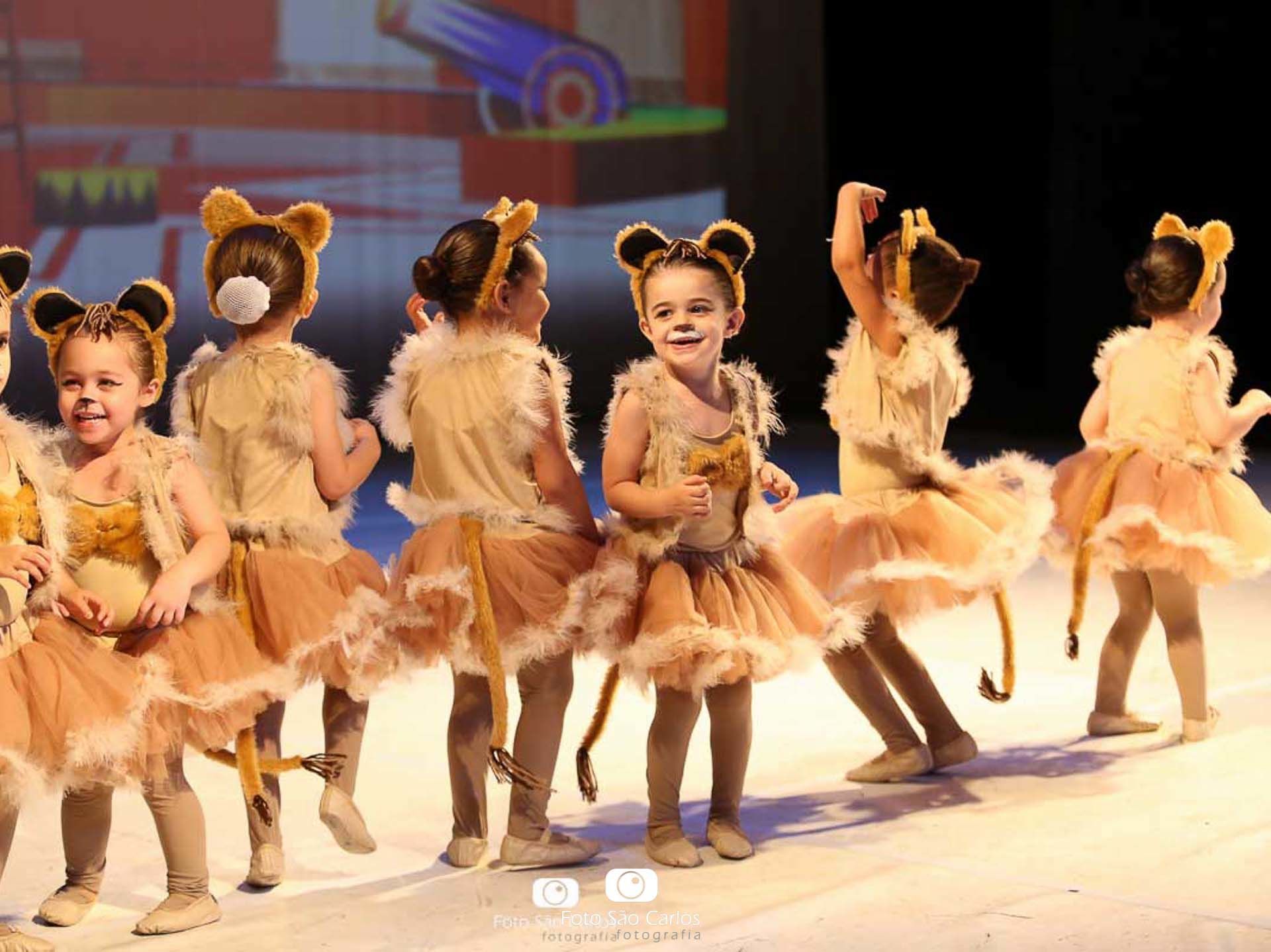 Foto BALLET COLÉGIO CECILIA MEIRELES 2018 - ESPETÁCULO CIRCO - PARTE 1 Foto BALLET COLÉGIO CECILIA MEIRELES 2018 - ESPETÁCULO CIRCO - PARTE 1 - Imagem 2
