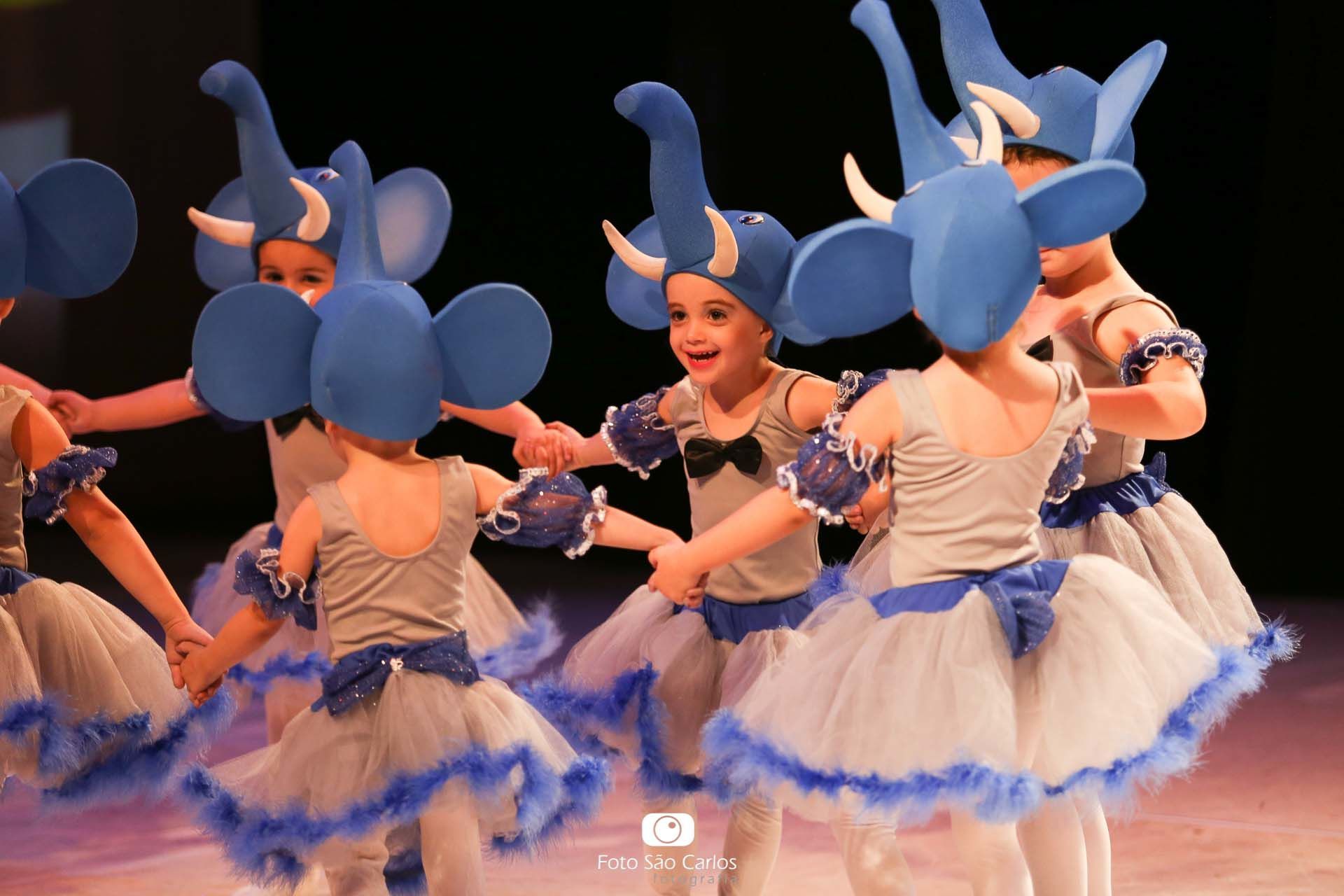 Foto BALLET COLÉGIO CECILIA MEIRELES 2018 - ESPETÁCULO CIRCO - PARTE 1 Foto BALLET COLÉGIO CECILIA MEIRELES 2018 - ESPETÁCULO CIRCO - PARTE 1 - Imagem 15