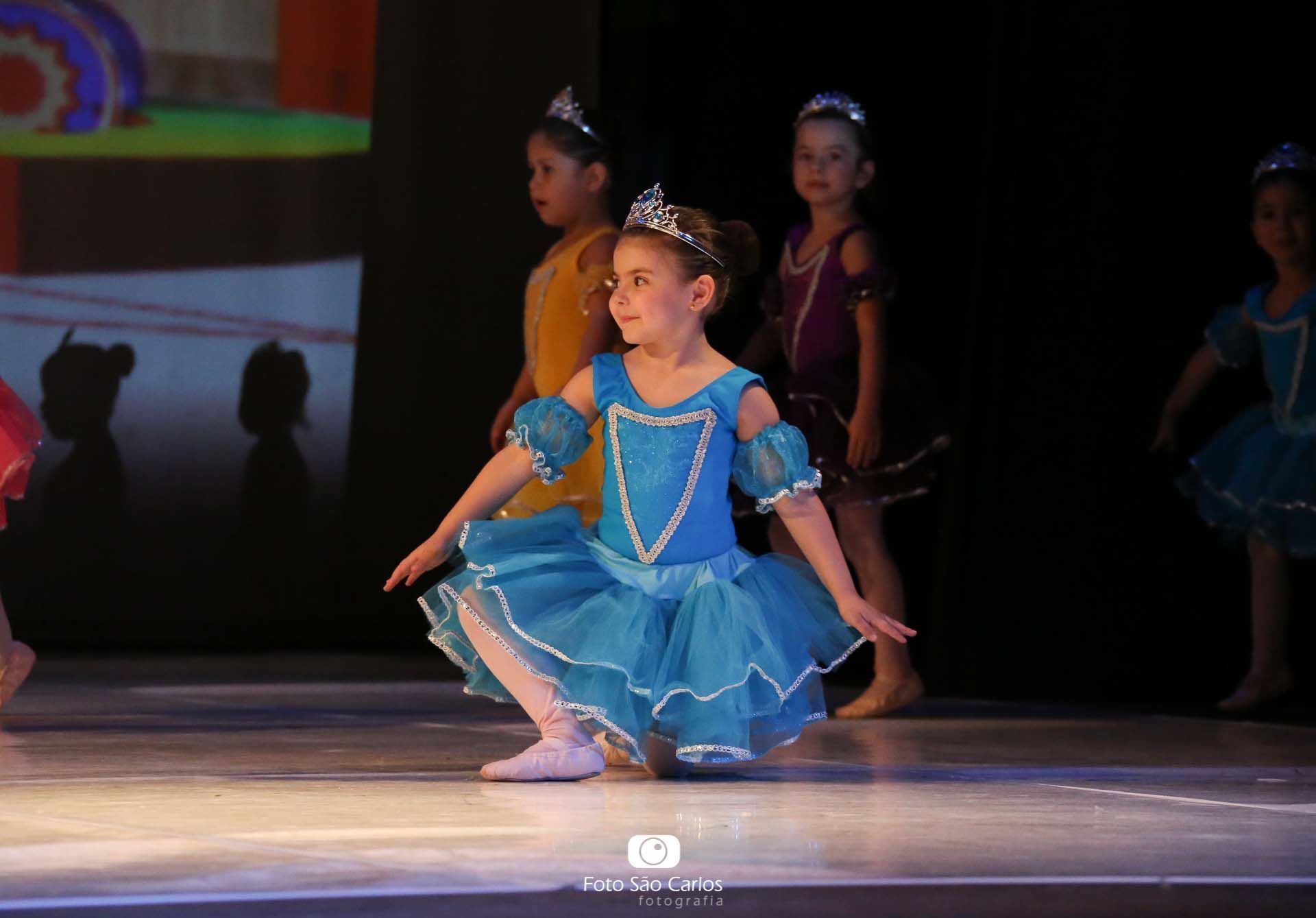 Foto BALLET COLÉGIO CECILIA MEIRELES 2018 - ESPETÁCULO CIRCO - PARTE 1 Foto BALLET COLÉGIO CECILIA MEIRELES 2018 - ESPETÁCULO CIRCO - PARTE 1 - Imagem 20