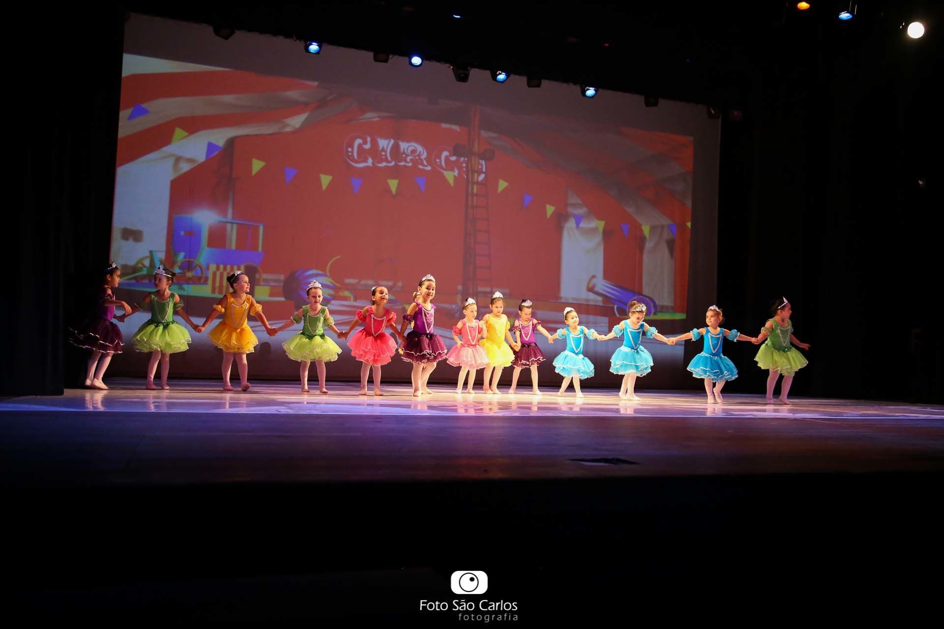 Foto BALLET COLÉGIO CECILIA MEIRELES 2018 - ESPETÁCULO CIRCO - PARTE 1 Foto BALLET COLÉGIO CECILIA MEIRELES 2018 - ESPETÁCULO CIRCO - PARTE 1 - Imagem 19