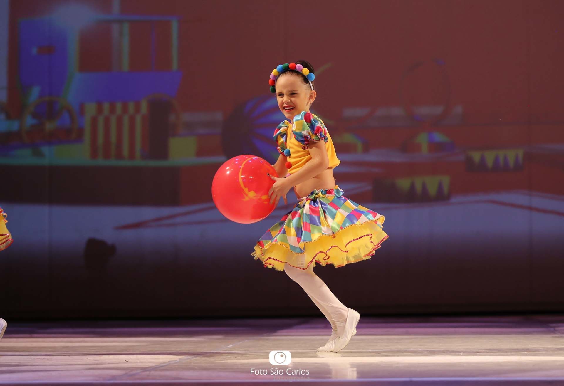 Foto BALLET COLÉGIO CECILIA MEIRELES 2018 - ESPETÁCULO CIRCO - PARTE 2 Foto BALLET COLÉGIO CECILIA MEIRELES 2018 - ESPETÁCULO CIRCO - PARTE 2 - Imagem 0