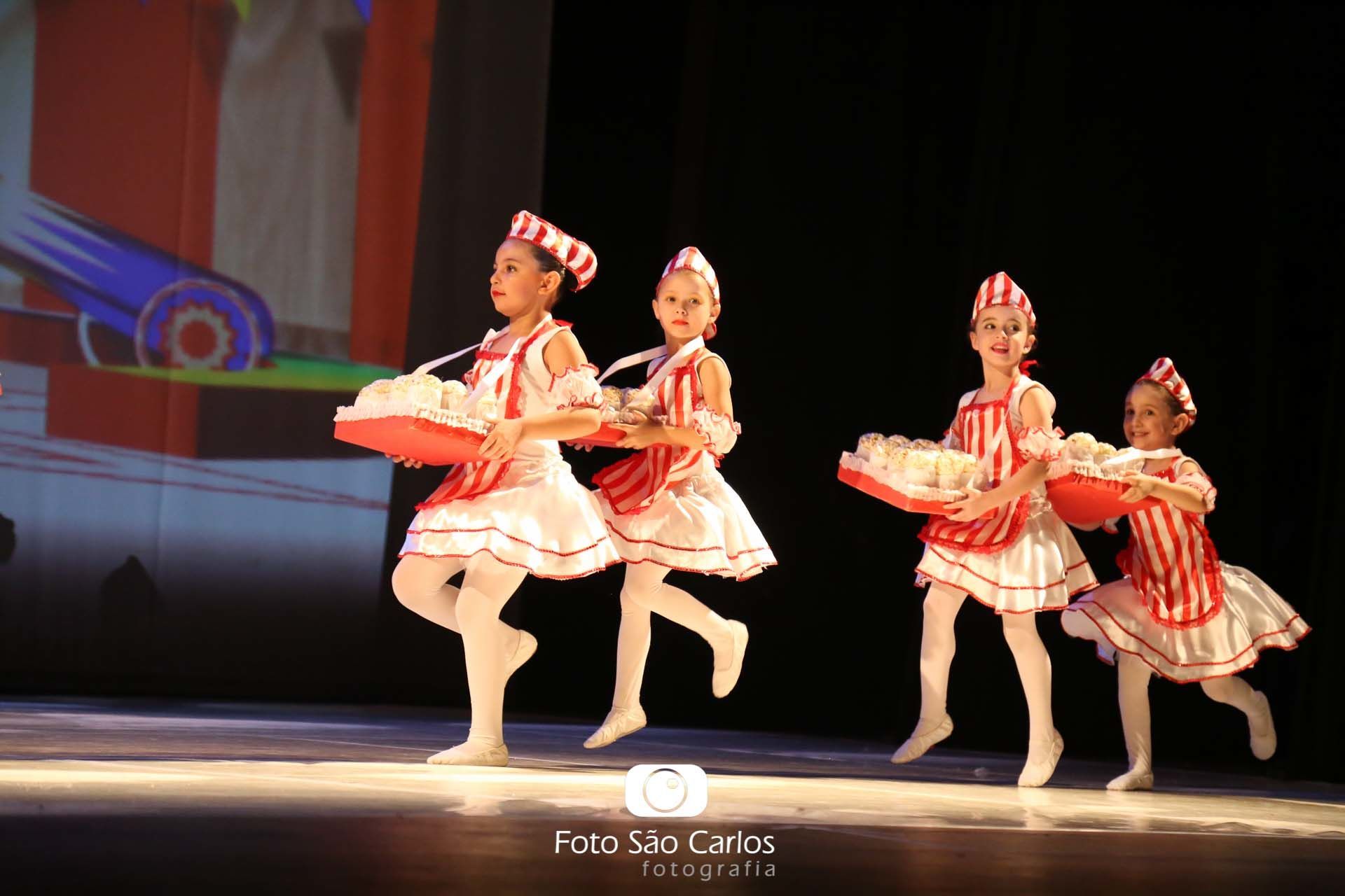 Foto BALLET COLÉGIO CECILIA MEIRELES 2018 - ESPETÁCULO CIRCO - PARTE 2 Foto BALLET COLÉGIO CECILIA MEIRELES 2018 - ESPETÁCULO CIRCO - PARTE 2 - Imagem 1