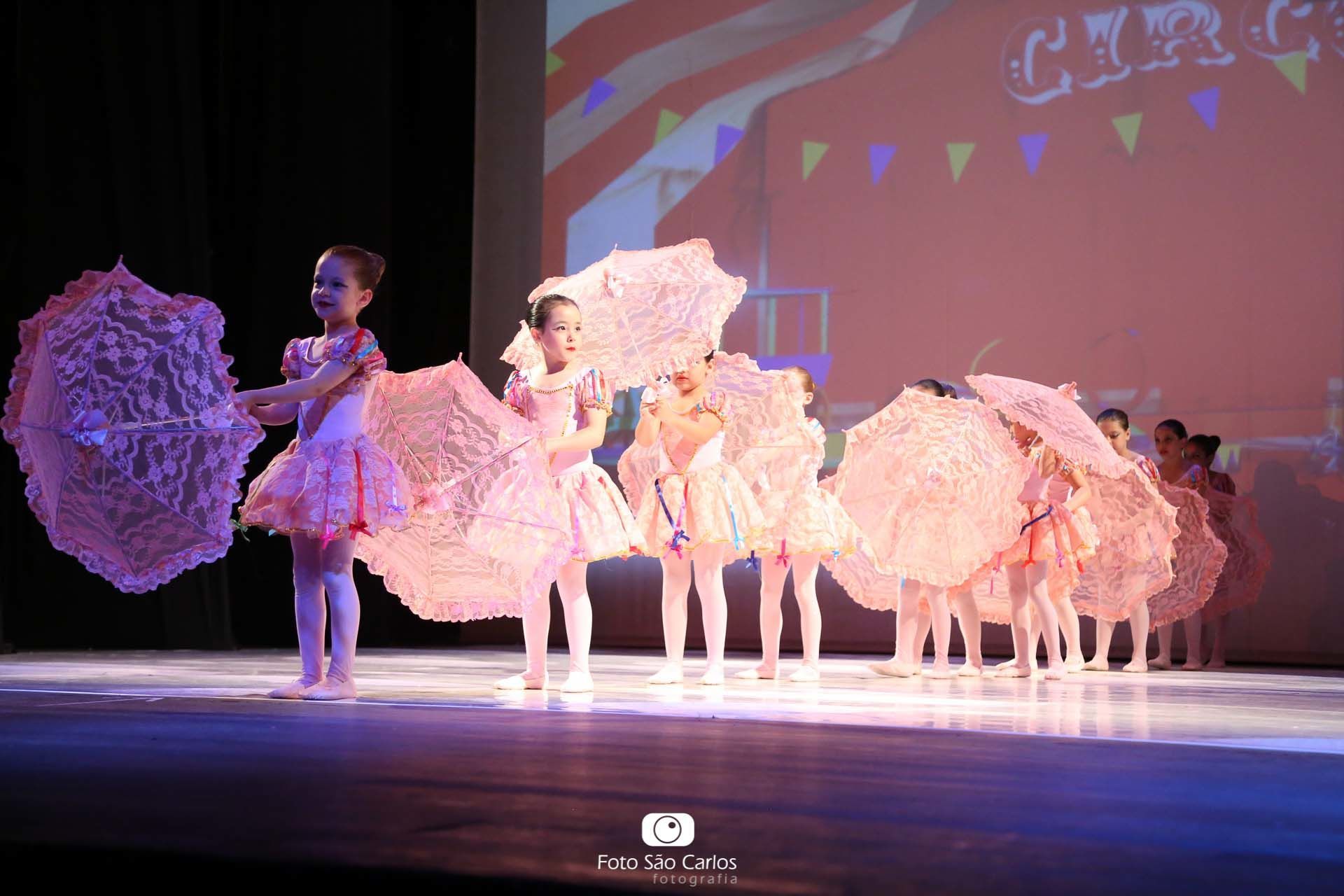 Foto BALLET COLÉGIO CECILIA MEIRELES 2018 - ESPETÁCULO CIRCO - PARTE 2 Foto BALLET COLÉGIO CECILIA MEIRELES 2018 - ESPETÁCULO CIRCO - PARTE 2 - Imagem 5