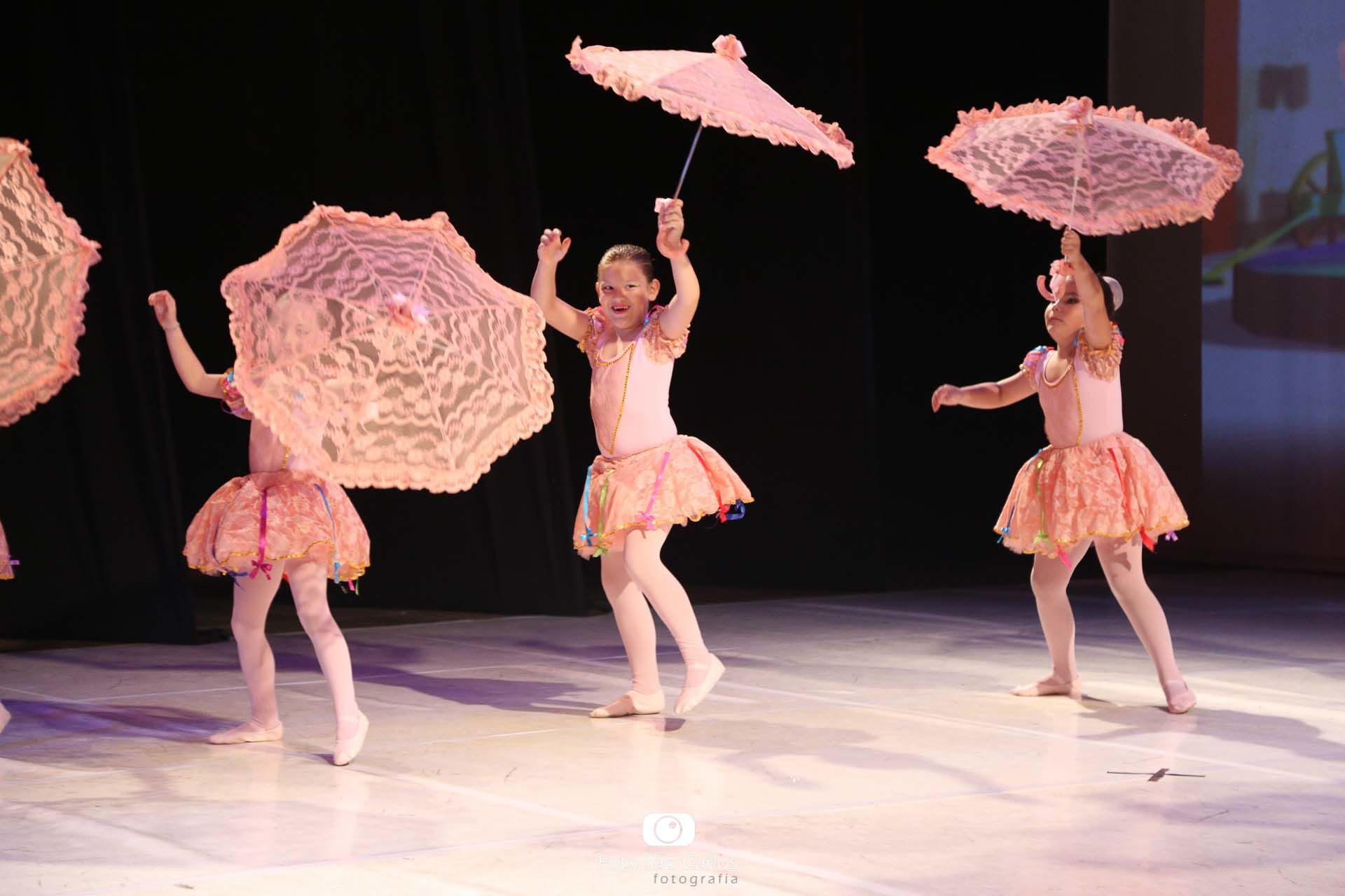 Foto BALLET COLÉGIO CECILIA MEIRELES 2018 - ESPETÁCULO CIRCO - PARTE 2 Foto BALLET COLÉGIO CECILIA MEIRELES 2018 - ESPETÁCULO CIRCO - PARTE 2 - Imagem 3