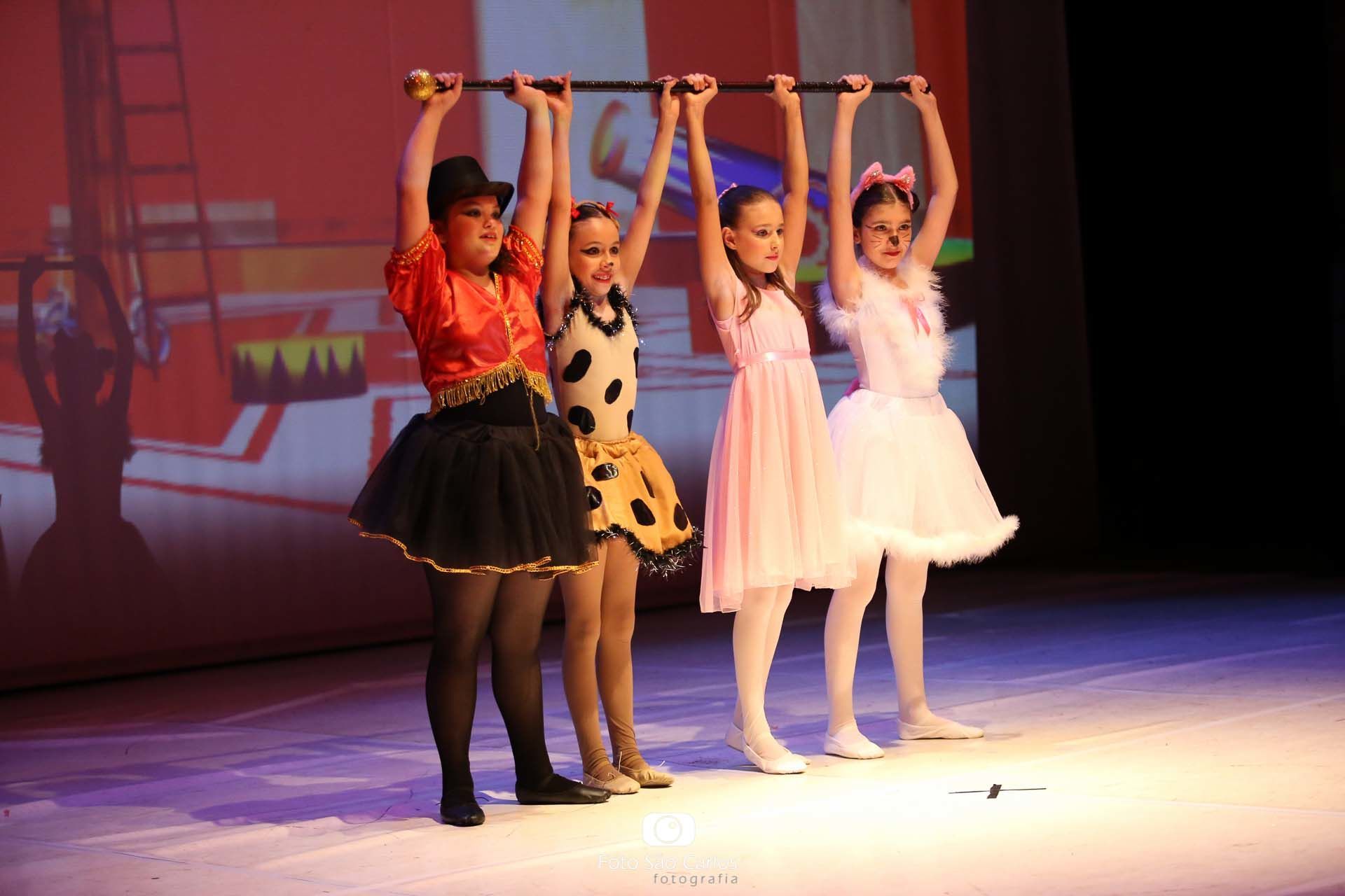 Foto BALLET COLÉGIO CECILIA MEIRELES 2018 - ESPETÁCULO CIRCO - PARTE 3 Foto BALLET COLÉGIO CECILIA MEIRELES 2018 - ESPETÁCULO CIRCO - PARTE 3 - Imagem 8