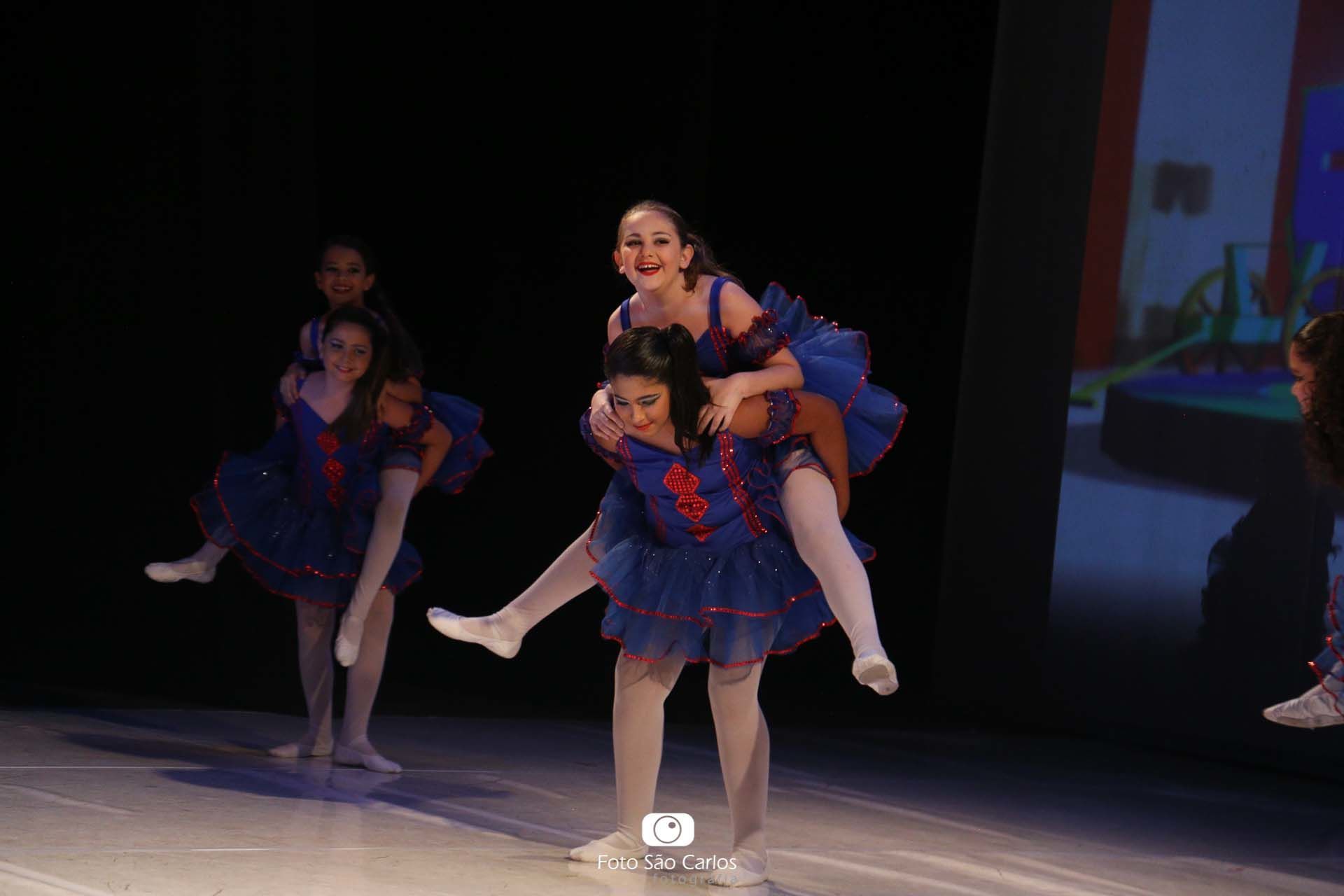 Foto BALLET COLÉGIO CECILIA MEIRELES 2018 - ESPETÁCULO CIRCO - PARTE 3 Foto BALLET COLÉGIO CECILIA MEIRELES 2018 - ESPETÁCULO CIRCO - PARTE 3 - Imagem 4