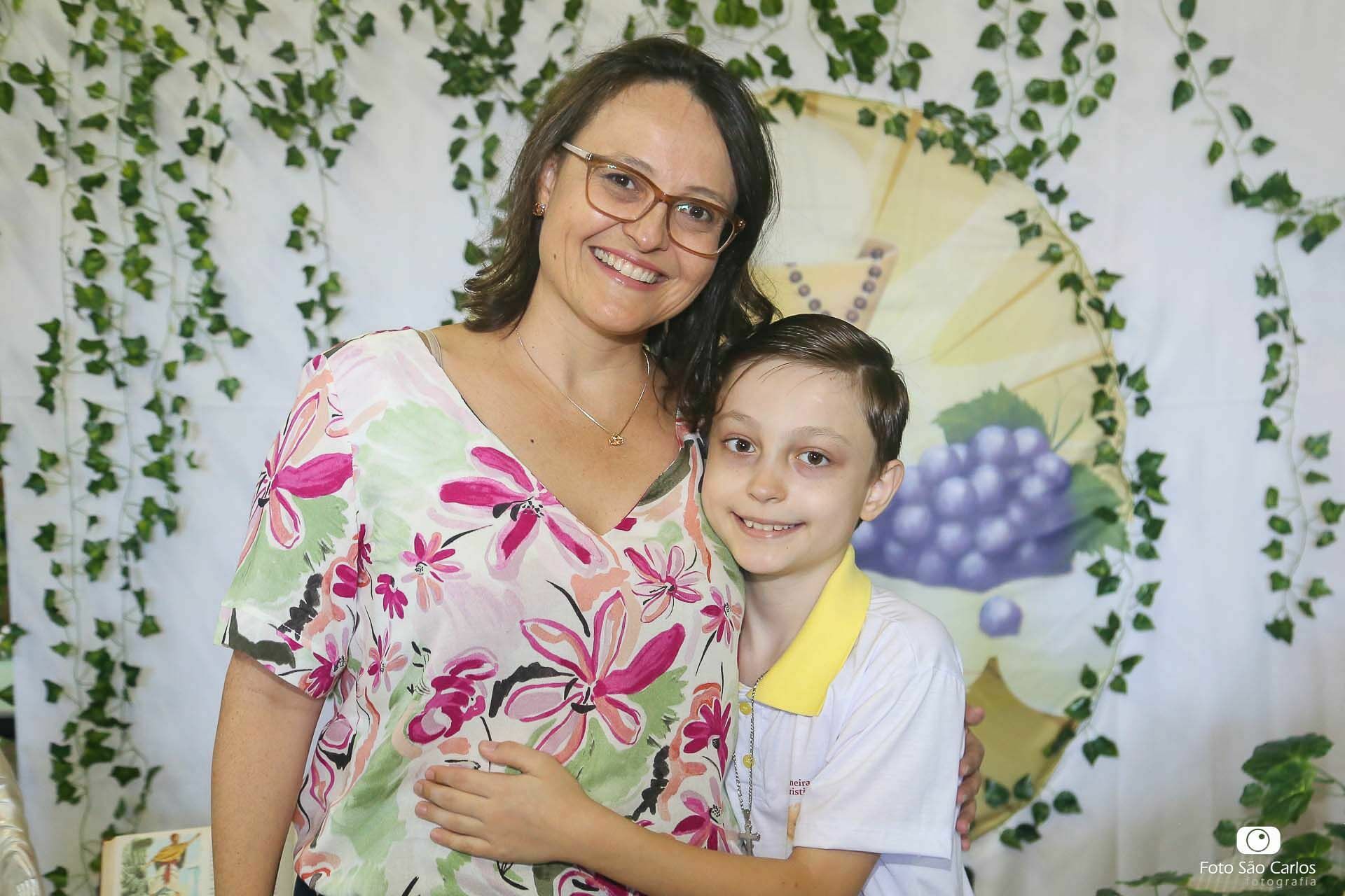 Foto HOMENAGEM AS MÃES DOS CATEQUIZANDOS DO COLÉGIO SÃO CARLOS 2021 Foto HOMENAGEM AS MÃES DOS CATEQUIZANDOS DO COLÉGIO SÃO CARLOS 2021 - Imagem 1