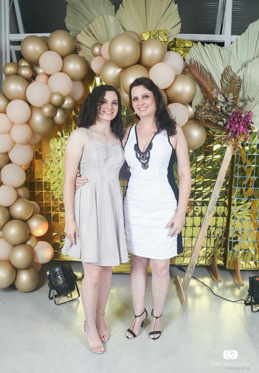 Foto HOMENAGEM AS MÃES DOS FORMANDOS LA SALLE 2021 DO 9º ANO EF E 3º EM Foto HOMENAGEM AS MÃES DOS FORMANDOS LA SALLE 2021 DO 9º ANO EF E 3º EM - Imagem 1