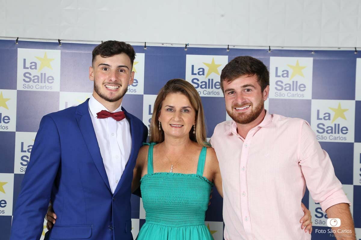 Foto HOMENAGEM AS MÃES DOS FORMANDOS LA SALLE 2021 DO 9º ANO EF E 3º EM - parte 2 Foto HOMENAGEM AS MÃES DOS FORMANDOS LA SALLE 2021 DO 9º ANO EF E 3º EM - parte 2 - Imagem 0