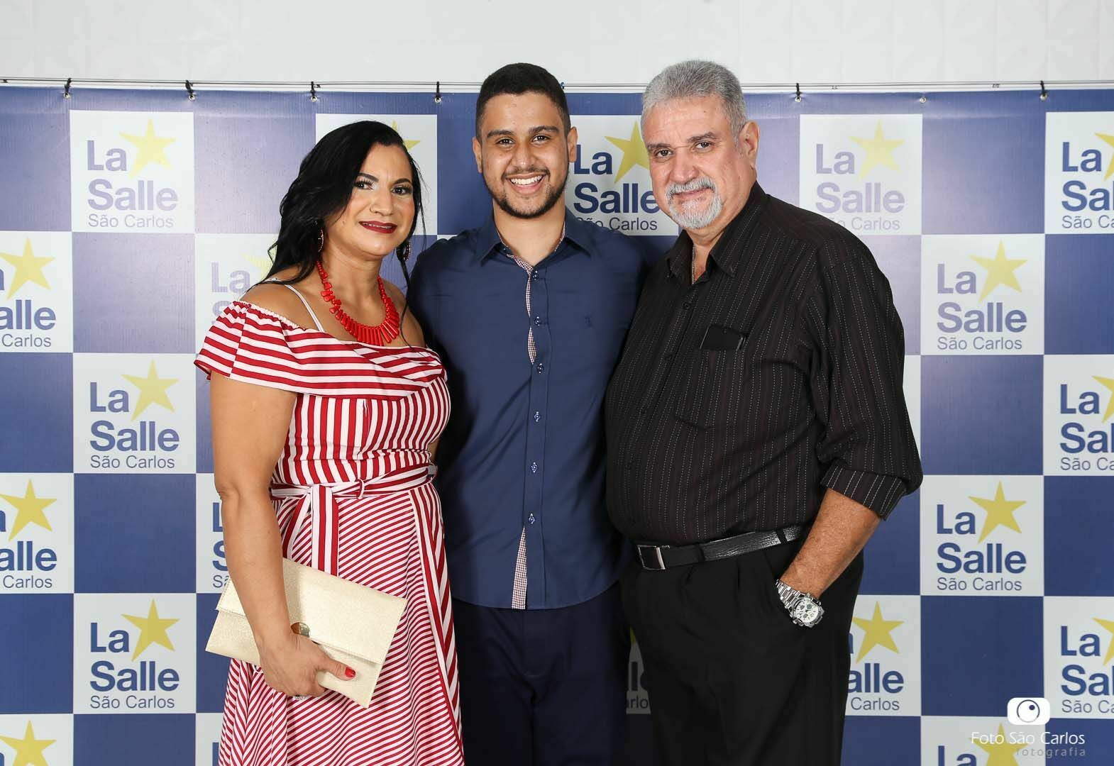 Foto HOMENAGEM AS MÃES DOS FORMANDOS LA SALLE 2021 DO 9º ANO EF E 3º EM - parte 2 Foto HOMENAGEM AS MÃES DOS FORMANDOS LA SALLE 2021 DO 9º ANO EF E 3º EM - parte 2 - Imagem 24